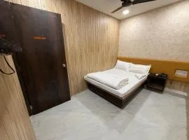 Hotel Marine Line Near Bombay Hospital