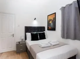 Modern 1B Apartment in Southend Near Seaside