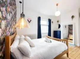 Winslow House- Close To Coop Etihad & Free Parking