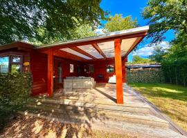 Ermmoon Cottage, beach hotel in Erm