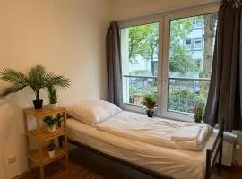 Offenbach Apartment mit 3 Schlafzimmern, Balkon, bis 5 Personen