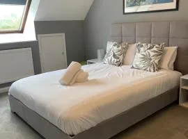 3BR House Self Check In Parking By PlushPad