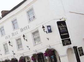 The Old Bell Inn, hotel in Warminster