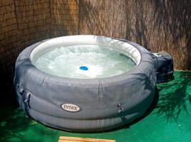 Love room avec jaccuzi privé, hotel in Perpignan