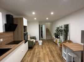 Petite maison cosy rénovée, entre mer et vignobles, hotel a Ouveillan