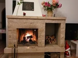 Deck-Apartment next to the forest, free parking