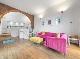 Unique 1 Bedroom Near West End