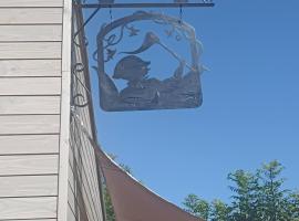 Le petit Préau 10 min plages, Hotel in Coudeville