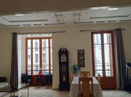 Bâtisse Néoclassique historique Style 1920 Rénové