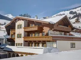 Aparthotel Dorfplatzl Garni Apartments & B&B