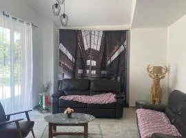 Renovated house l Garden l Private parking