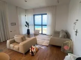 O&O Group- Stylish 3BR Family Retreat