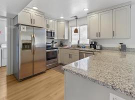 Newly Remodeled Home Near Zion - Outdoor Grill, hotel in La Verkin