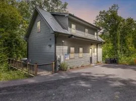 Smoky Shores Lakeview Cabin by Beyond Expectations