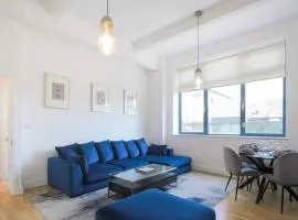 Large City Centre Apartment Stylish and Spacious