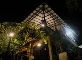 The Lady Cinnamon - Galle