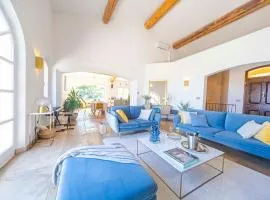Lavish Villa First Floor near Aix with Pool, AC & Sainte-Victoire Views - Le Tholonet