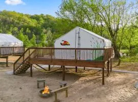 Furnished Glamping Tent/River Access/2 Queen Beds