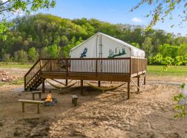 Luksusa telts Glamping Tent/Red River Access/2 Queen Beds pilsētā Stanton