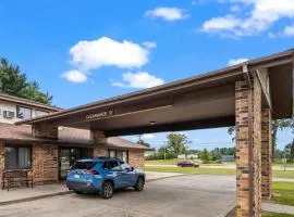 Wautoma Inn by OYO near Airport WI 73