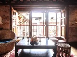 Flat in beautiful Newari house - Charming!