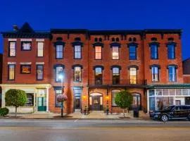 The Woodford Hotel