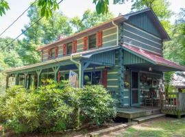 New River Access, Sleeps 9, Fire Pit, Dogs Welcome