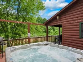 30 Mins to Boone, Fire Pit, Hot Tub, 3 porches, Dogs OK