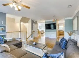 Townhome 3 Mi to Wescott Park and Golf Course!