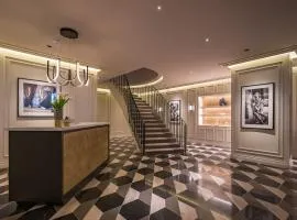 The Amsterdam by Viadora