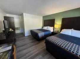 Castlewood Inn