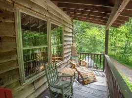 Secluded & Charming 3 Bed Cabin, Dogs OK, 20 mins to W Jefferson