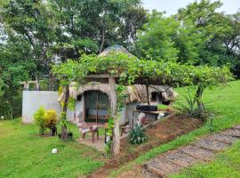 Lodge LA EMBER&Aacute; I Osez l'insolite tout confort, Unterkunft zur Selbstverpflegung in Los Pontones