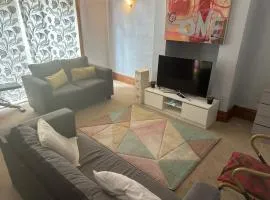 7 Bedroom Cosy Walsall Stay - WiFi & Free Parking