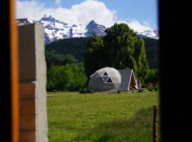 Nomade Patagonia Glamping & Domos, hotel in Trevelín