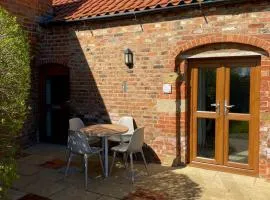Covenham Holiday Cottages - Squirrel Cottage
