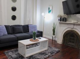 RARE 1BR Apt with Character GREAT Location!, hotel in Albany