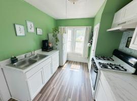 Cozy 1bd apartment in the heart of Liverpool NY, hotel en Liverpool