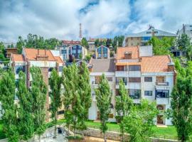 Gin - Duplex 3-BR Chalet in Mzaar, cabană din Kfardebian