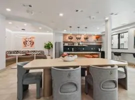 Stylish New Studio DT - Pool, Gym - Rooftop Lounge