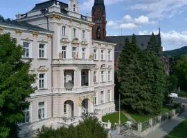 MVA House Teplice, Šanovský park