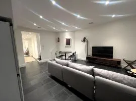 Newly Renovated 2BR with Backyard