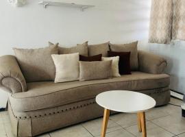 Casa moderna y acogedora, casa de campo em Monterrey