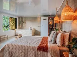 Cabañas con jacuzzi y chimenea - Casa Floral, Marinilla