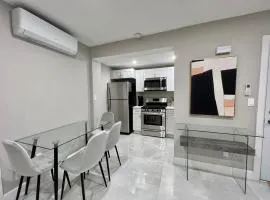 PRIVATE 1 BDRM Newly Renovated Apt Patio