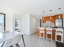 Axis Peak, Entire Private Condo Unit, 1 parking space