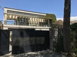4-Bedroom luxury family House in F10 Islamabad