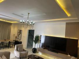 Luxury 5 bedroom standalone with PS5, WiFi, gym, hotel in Lagos