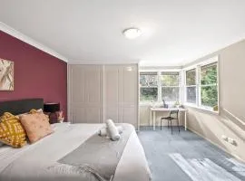 Affordable No-Frills Queen Ensuite Room in Pymble