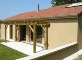 Gîte Confortable avec Terrasse et Jardin Clôturé - FR-1-611A-10